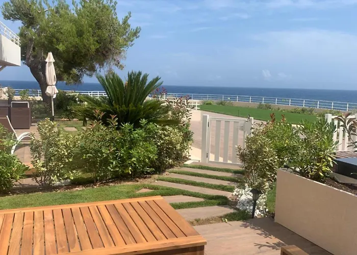 Cap Neree Petit Coin De Paradis Pieds Dans L Eau